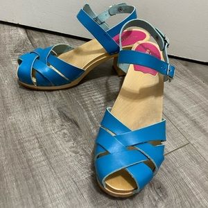 Swedish Hasbeens Electric Blue Kringlqn Clogs